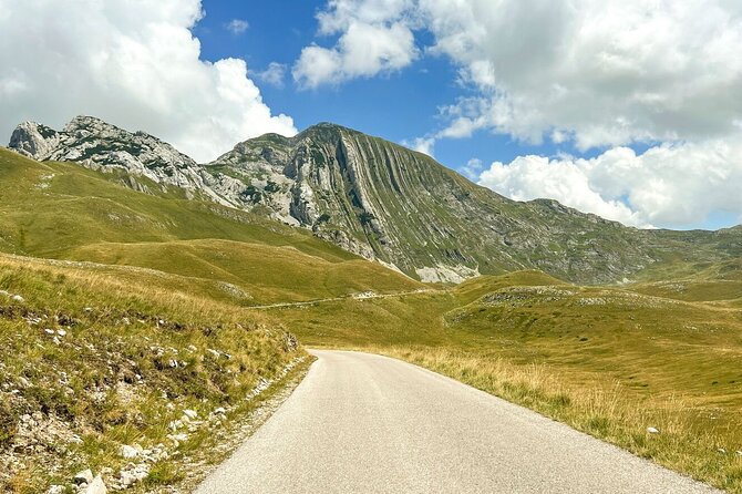 1-Day Montenegro Hiking Tour to Durmitor National Park - Prutaš or Crvena Greda and the 20-minute break
