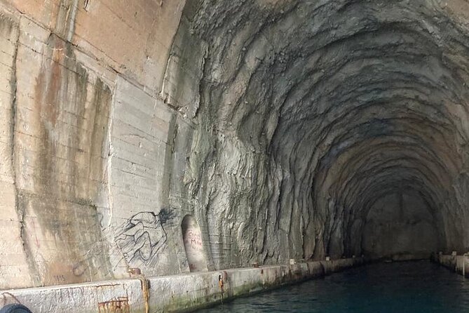 3 Hour Speed Boat Tour to Blue Cave with WiFi and Drinks - The one-hour ride toward the Blue Cave