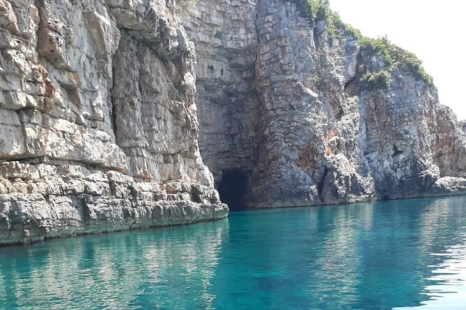 3 Hours Speed Boat tour to the Blue Cave - What the speedboat ride feels like