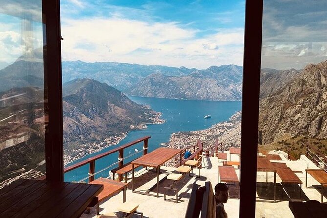 Bike tour - Panoramic downhill from Njeguši and Kotor serpentines - Photo stops and the Horizont Bar