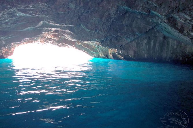 Blue Cave & Lady of the Rocks 3 hrs private tour (up to 5 pax) - What the private format does and does not solve