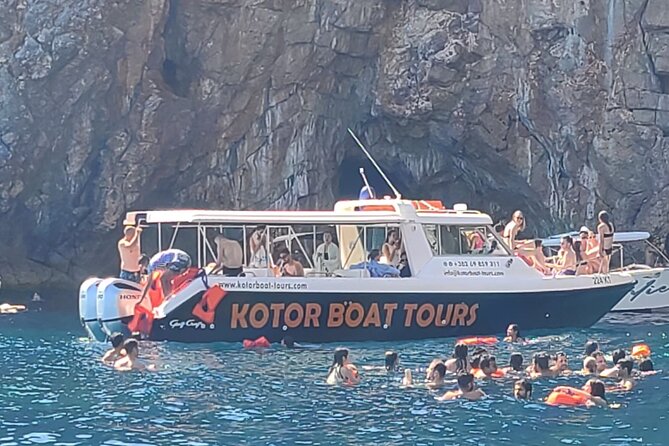 Blue Cave tour and lunch at the local Restaurant, all inclusive - 5h duration - Mamula Island and the old submarine pens