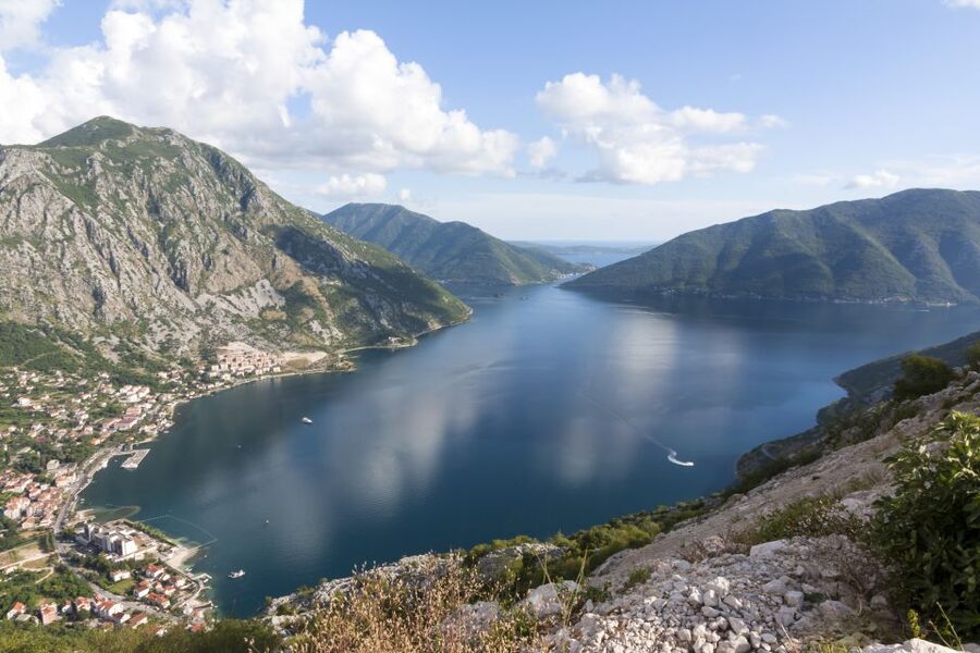 Dubrovnik: Montenegro Day Trip by Bus and Boat - Crossing from Croatia into Montenegro