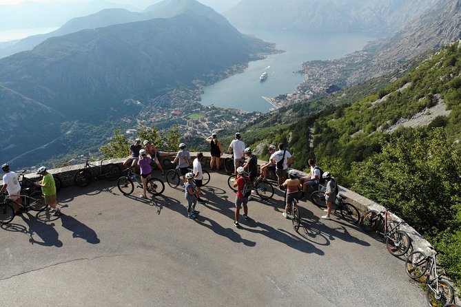 Epic 25 Turns Downhill Bike Descent w/ Panoramic Cable Car Ascent - Getting fitted to a Giant bike