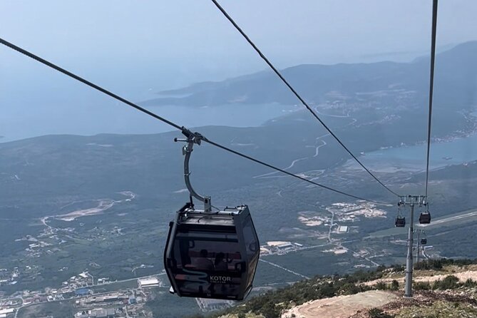 Express Cable Car ascent & 25Turns Epic Bike Descent. - Key points to know before you book