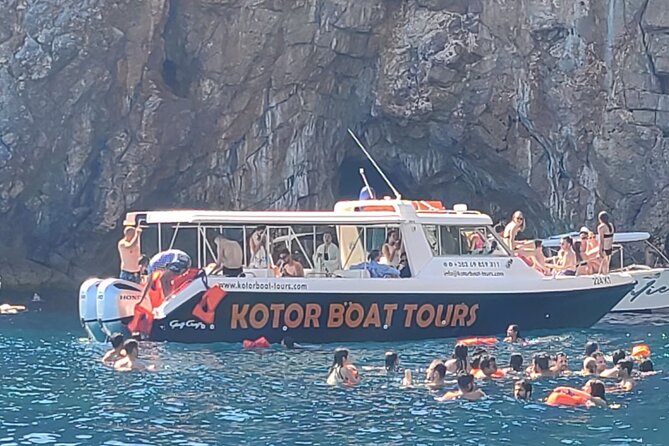 Group Blue Cave Tour- 3h duration - Entering the Blue Cave for a 30-minute swim