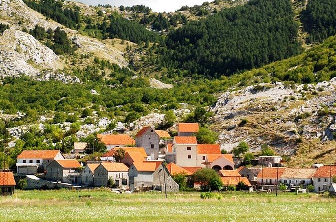 Jeep tour in National park Lovcen - The 10-kilometer road to Krstac is the main adventure