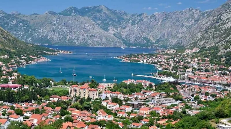 Montenegro Tour with Optional Kotor Bay Boat Cruise - Perast: Baroque Palaces Beside the Bay