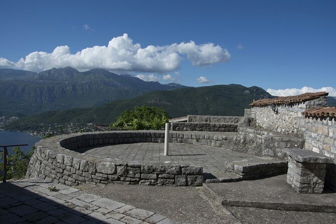 Olive oil farm to fork experience & short walking tour of Kotor - Walking through a 200-year family estate