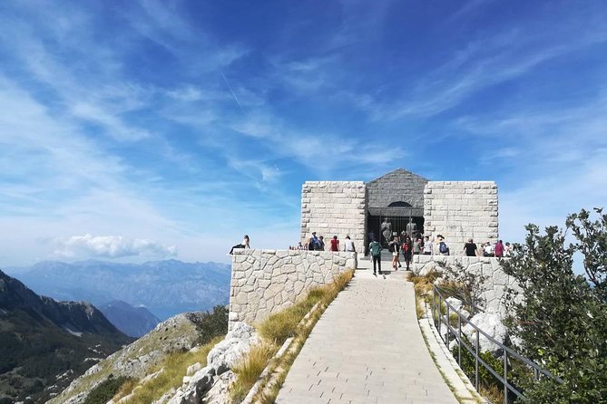 Private National Park Lovcen with food and wine tasting - The twisting road above Kotor