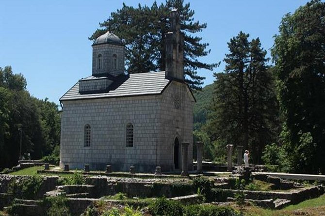 Private tour: Best of Montenegro day tour - Njegusi, smoked food, and a taste of mountain life