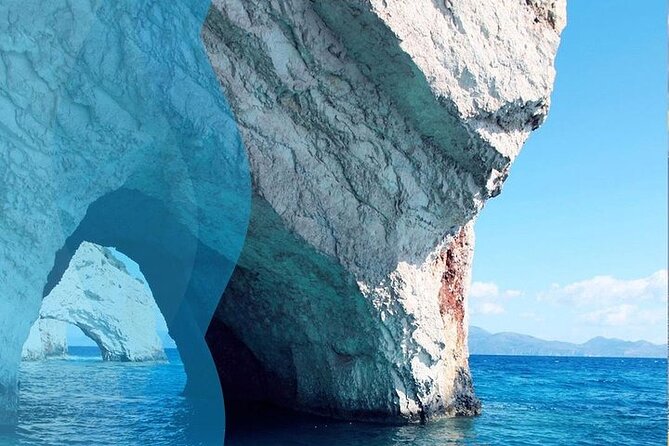 Private tour:Blue Cave,Mamula Island, Submarine Tunnel, Our Lady of the Rock(3h) - What the private speedboat format changes