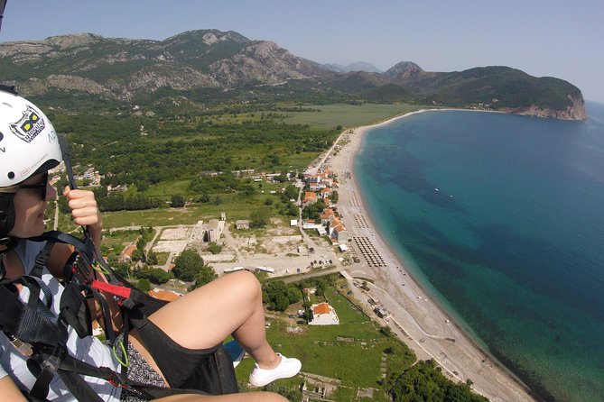 Relaxing flight in Petrovac - What the 20-minute tandem flight offers