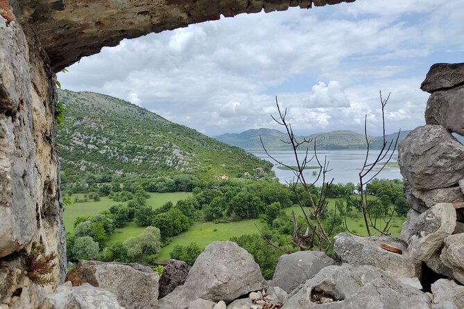 Skadar Lake on kayaks Experience with Spectacular Views - Guide support and safety on the water
