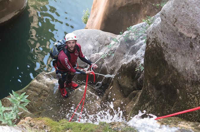 Sveti Stefan canyon - Guides shape the feel of the morning