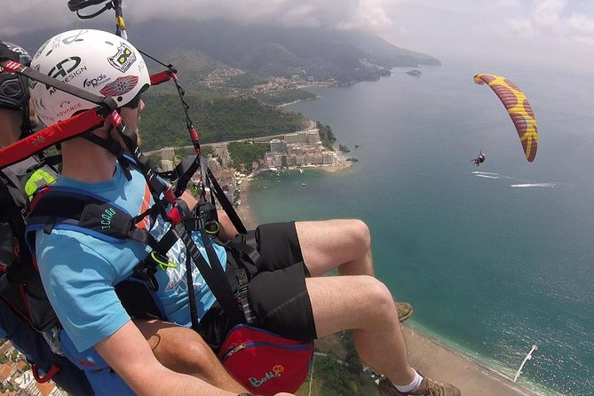 Tandem paragliding in Budva /All-inclusive - From the meeting point to the launch area